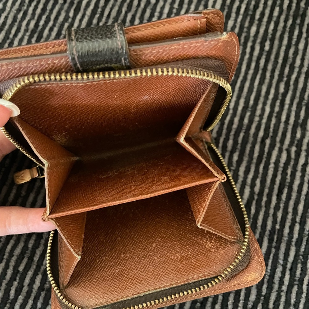 Louis Vuitton zip monogram compact wallet - Picture 4 of 6